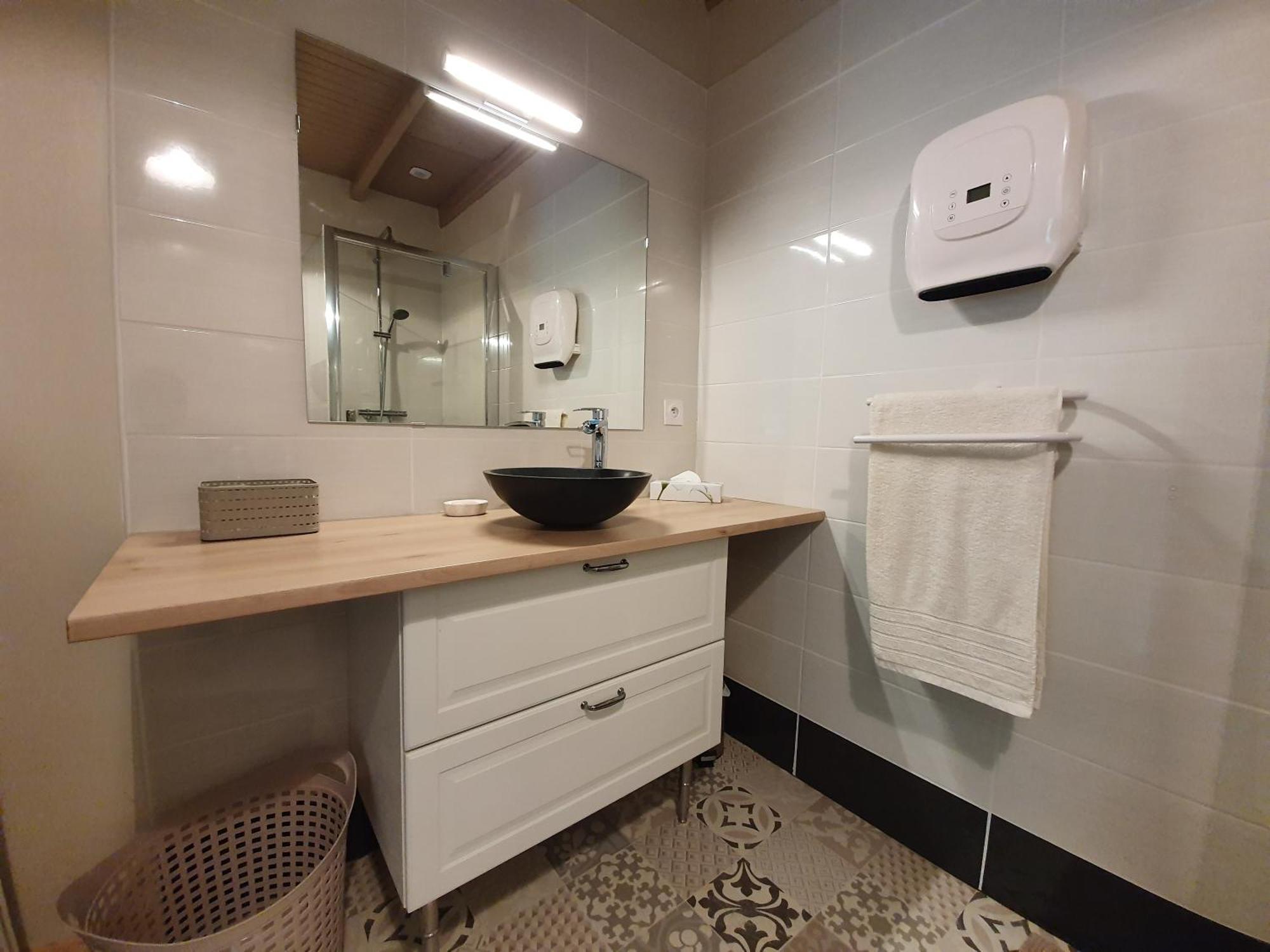 Gite Confortable Avec Spa Prive Et Confort Moderne Pont-de-Larn 외부 사진
